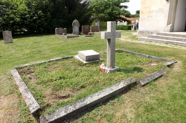 Cartwright Family Grave, Wimpole Churchyard