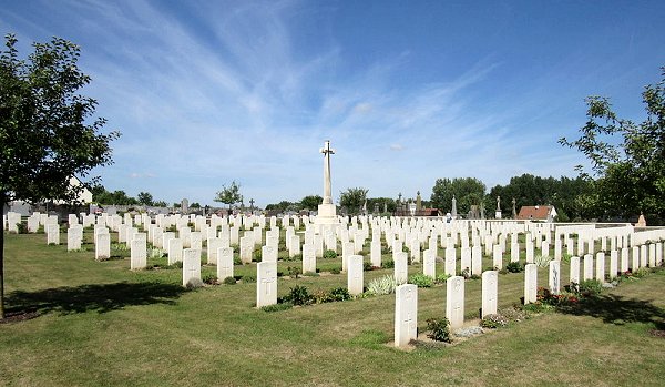 Mericourt-L'Abbe Communal Cemetery Extension
