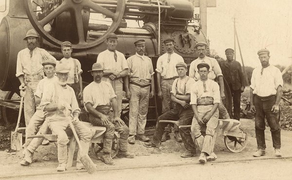 Brickmakers, New Wimpole Brickworks, c1905