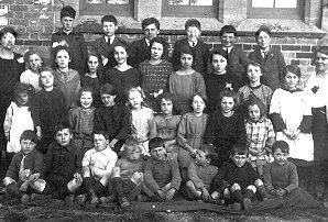 Wimpole Village School - Pupils c1922 Wimpole Village School - Pupils c1922